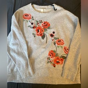 Floral embroidered Crew Neck